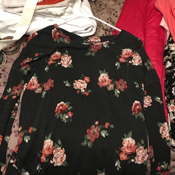 Clothes - Picture 3 of 4